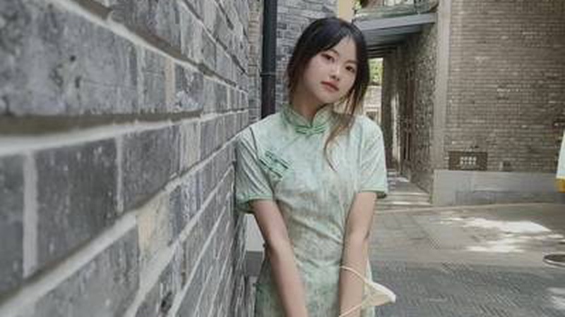 王心凌演唱会遭激光误伤眼部忍痛坚持完成演出获赞